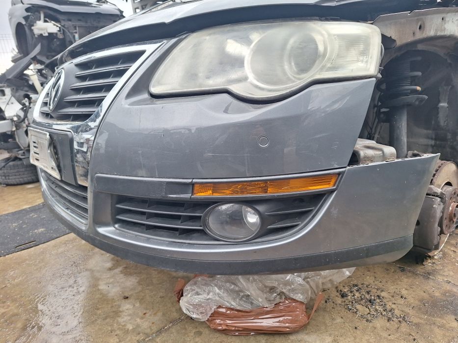Предна броня с парктроници Vw Passat 6 / Пасат 6