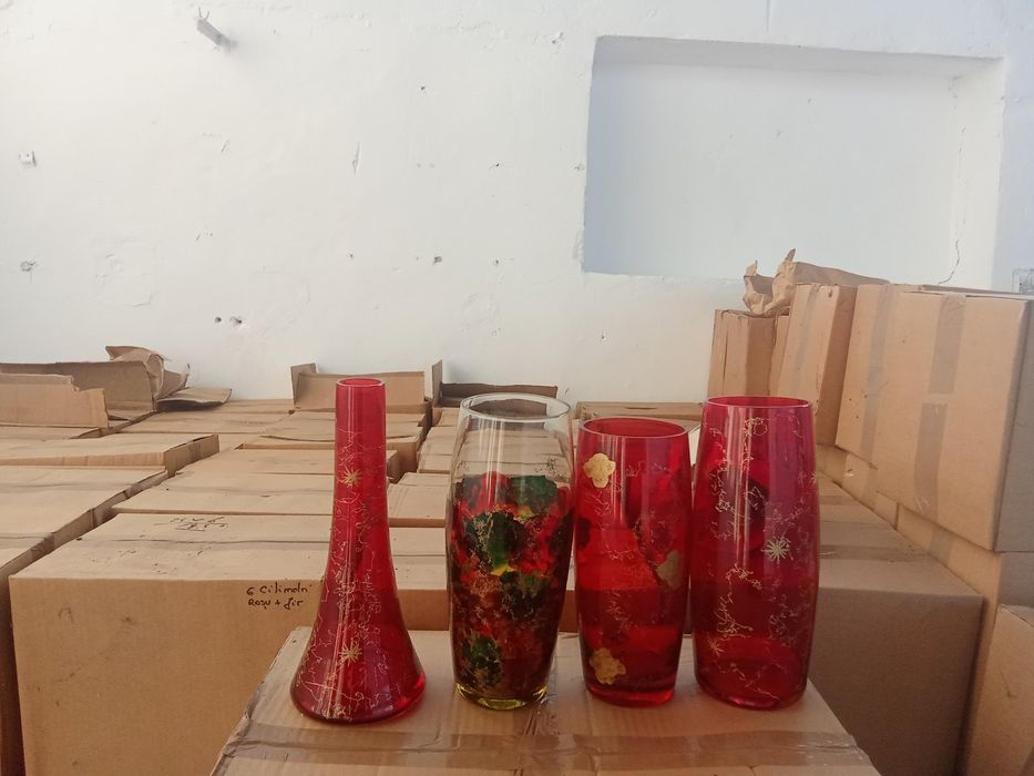 Vaze de sticla pictate manual.