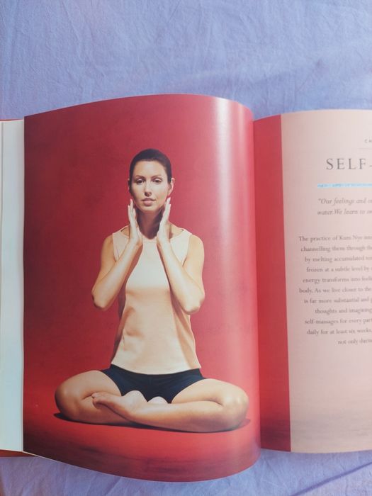 Книга Тибетска релаксация - техники за масаж, йога и медитация