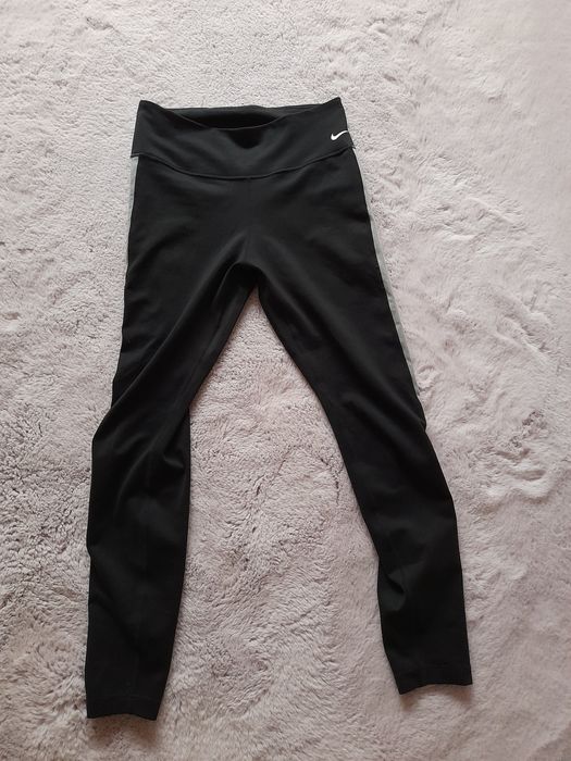 Nike дамски клинове M размер 2броя.