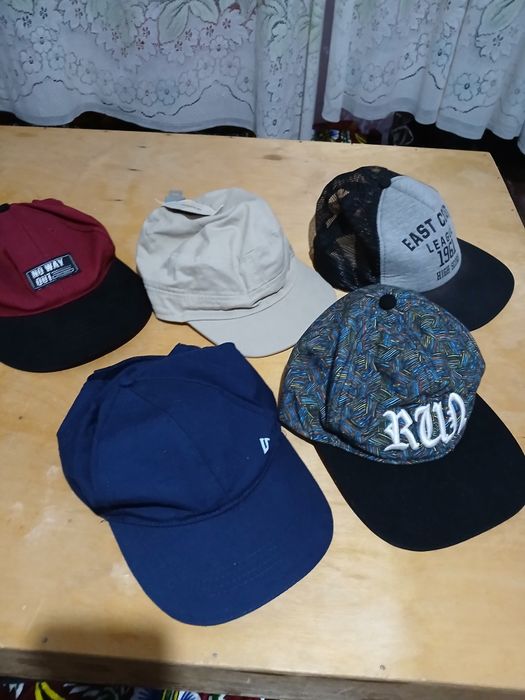 Кепкалар  эркаклар учун янги хаммаси