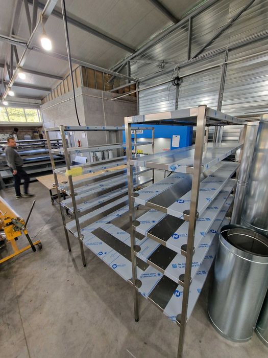 Mobilier inox profesional pentru HoReCa. Masa Inox, spalator inox.