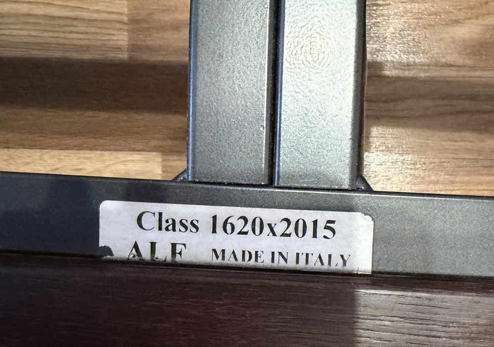 Спальный кровать