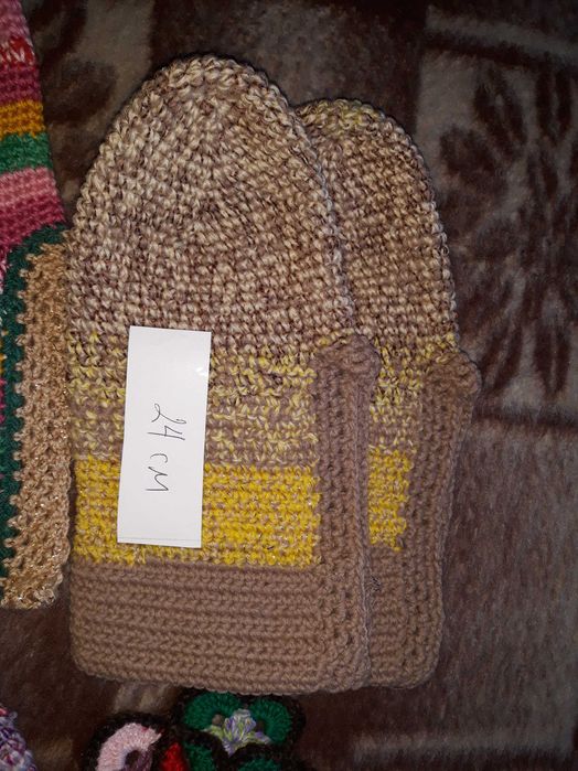 Домашно плетени вълнени терлици