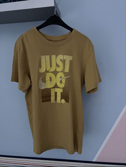 Продавам маркови тениски