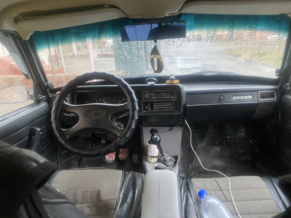 vaz 2107 sotiladi. 1.200$