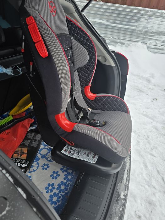 Детское кресло в хорошем состоянии