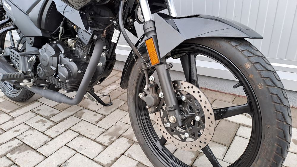 MotoFly Ploiesti vinde Yamaha Ys125 categ A1