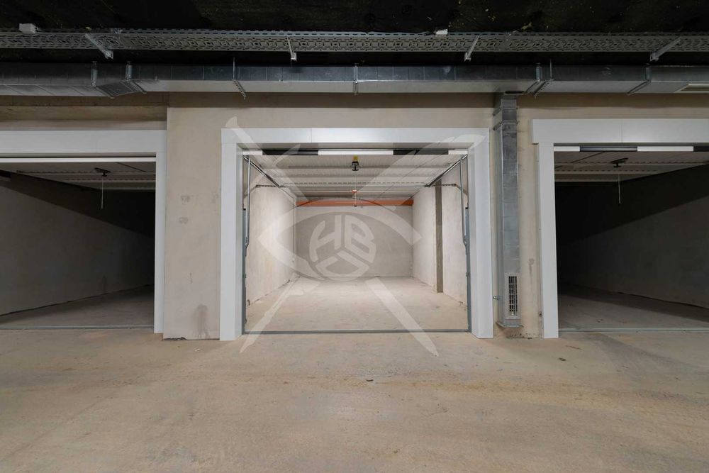 Продава се Тристаен апартамент в София, Малинова долина - 95 кв.м за 1396 €/кв.м - Снимка #19