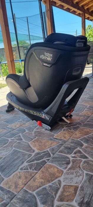 Детски стол за кола britax romer, като нов