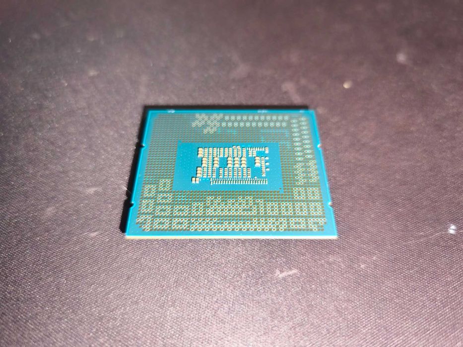 Процесор Intel i3 12100f