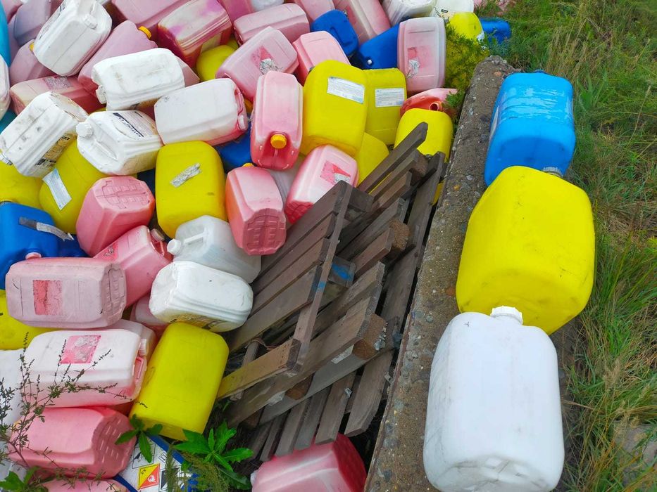 продам канистры ...