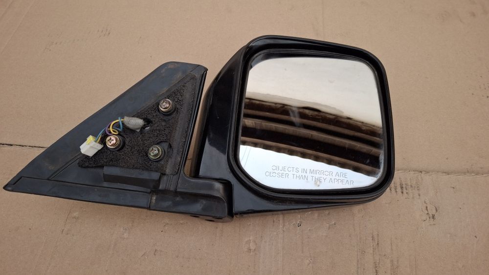 Зеркало Montero Sport