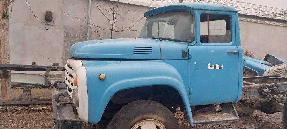 ЗИЛ кабина сотилади холати яхши