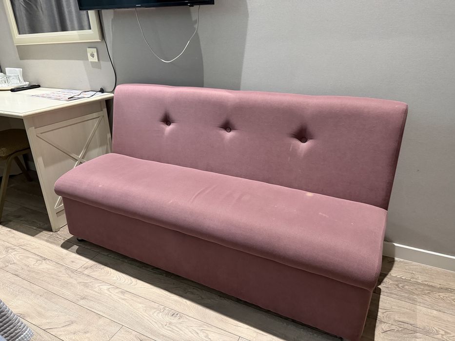 Продам диван, самовыоз с Р.Багланова 2