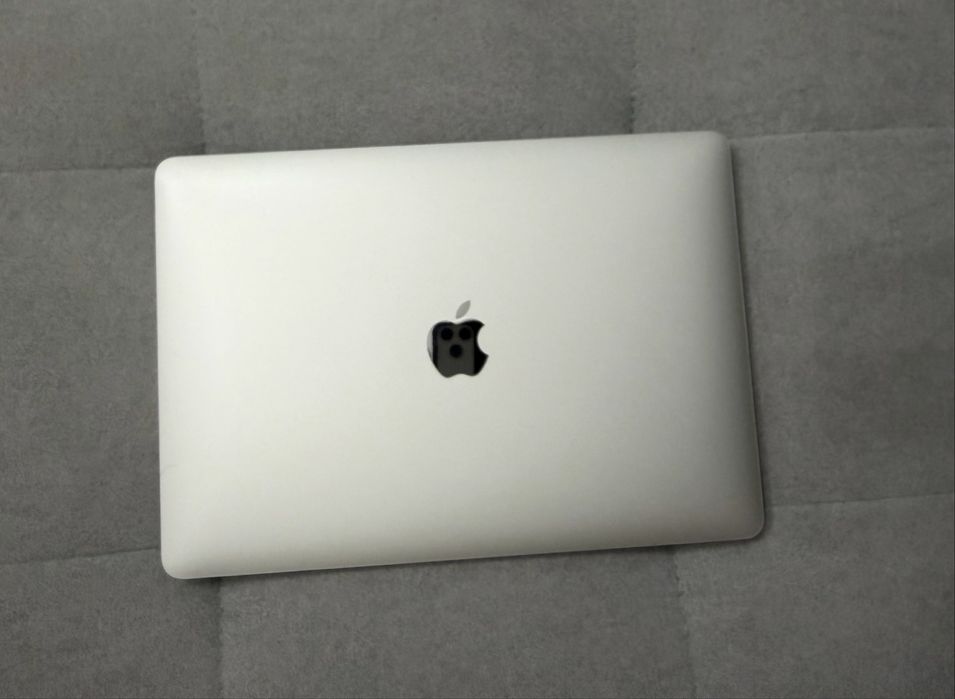 Продам Macbook air M1