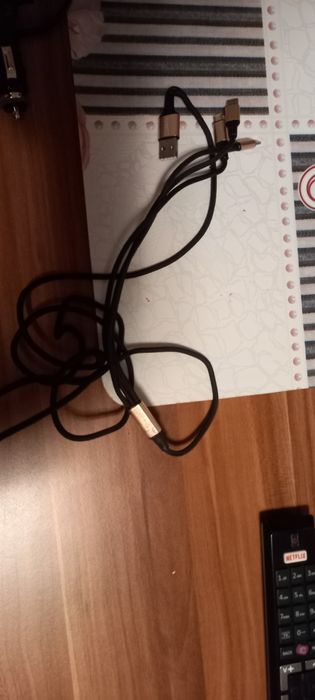 Încărcător auto cu 2 ieșiri marca Sonru