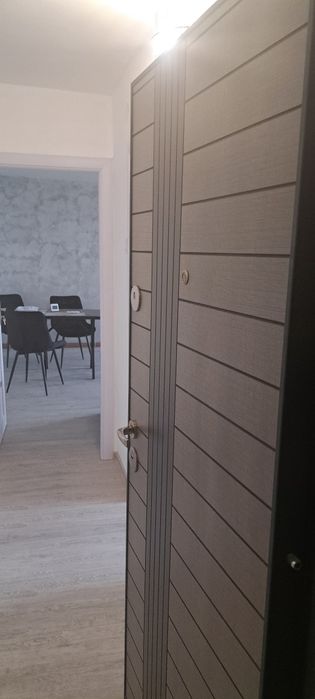 Proprietar vând apartament 3 camere decomandat