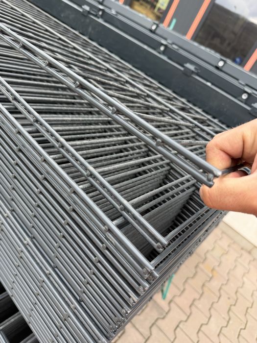 Set plasa 75 Metri Liniar  cu stalpi inclusi / plasa dubla pe lungime