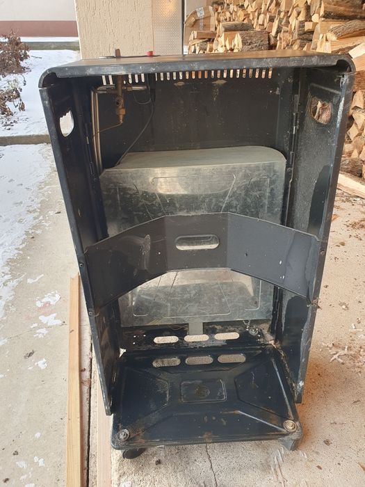 Vând convector de gaz ,si Calorifer  de ulei!