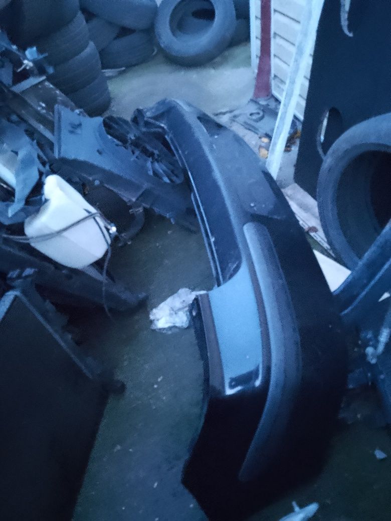 Задна броня за голф 4 гр. София Модерно предградие • OLX.bg