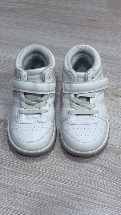 Детская обувь кроссовки