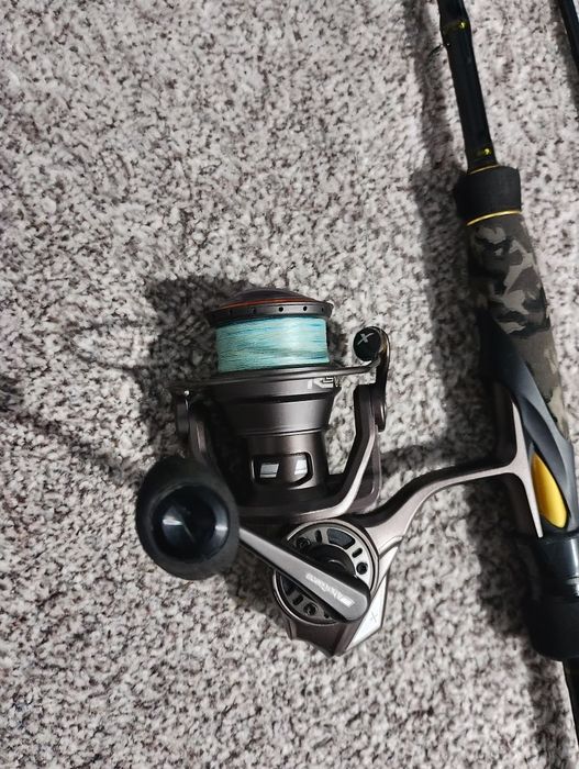 Combo Pescuit Finesse: Lansetă Berkley URBN 1-8g + Mulinetă Abu Garcia Revo3 X + 5 Voblere