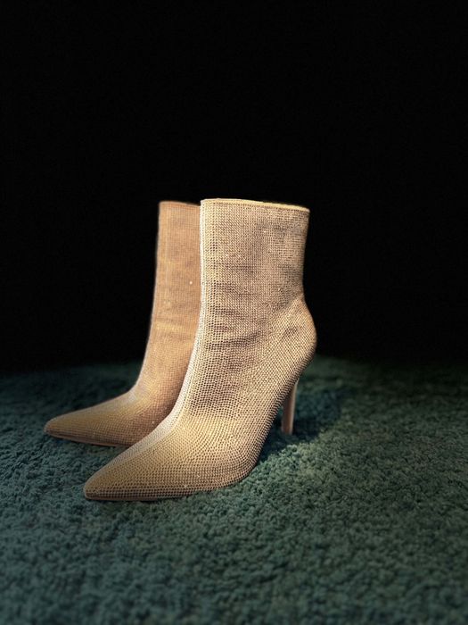 Боти на висок ток, златисти