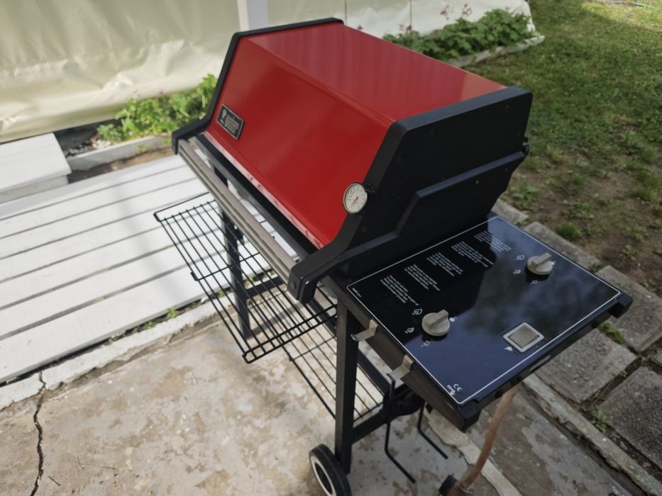 Газово барбекю WEBER