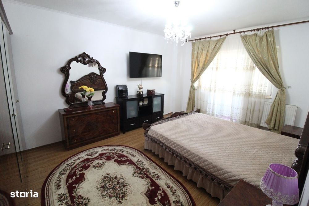 Vând apartament 2 camere în Hunedoara,  Micro1-Hotel Rusca, 51mp...