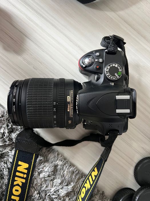 Фотоапарат Nikon D3200 с обектив