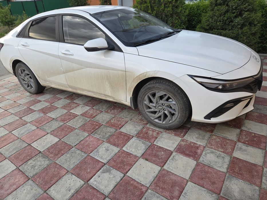 Автомобиль Hyundai Elantra 2024