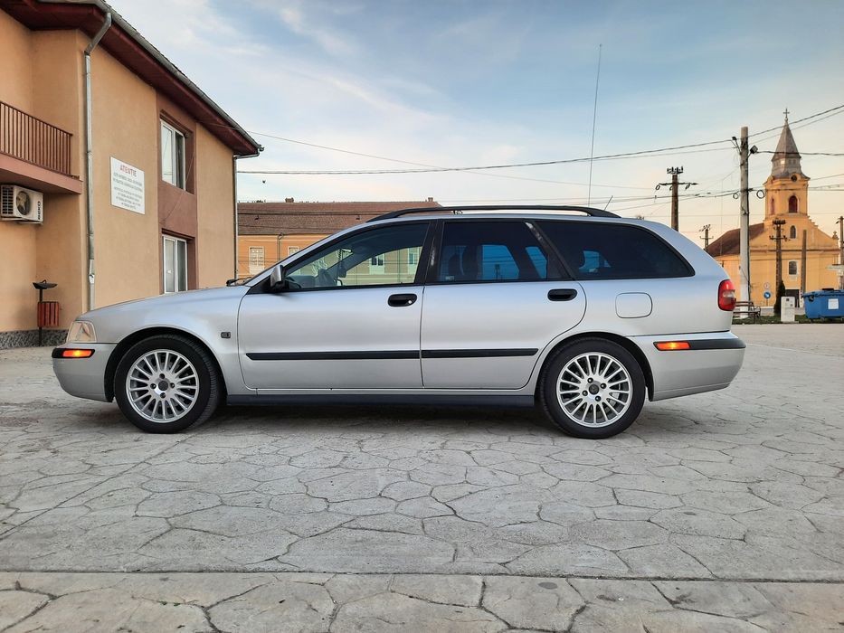 De vanzare volvo v40