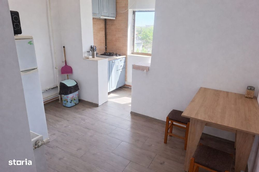 Garsoniera decomandata Craiovita cu centrala 3/10