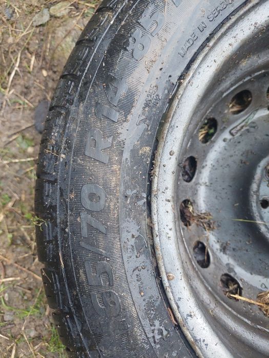 Vand cauciuri urgent