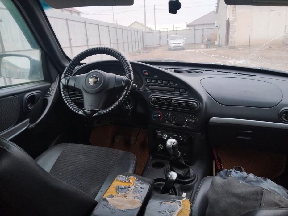 Нива шверолет.  ,