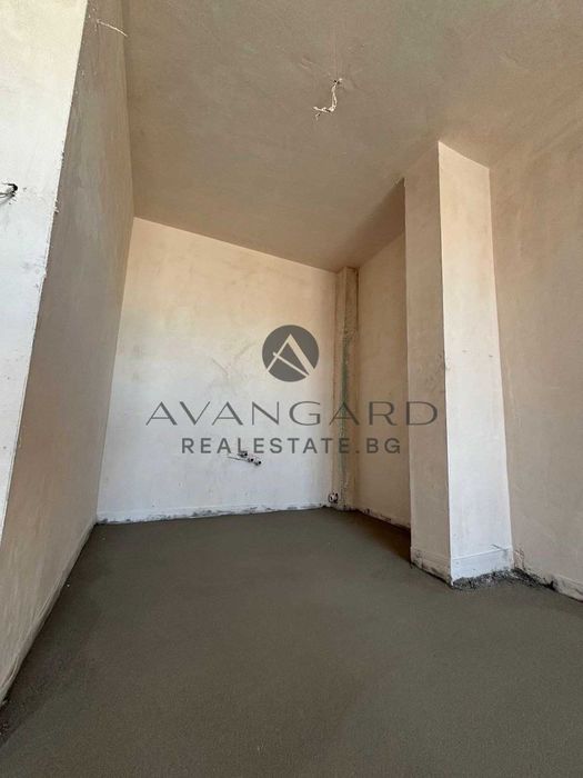 Продава се Тристаен апартамент в Пловдив, Тракия - 110 кв.м за 1146 €/кв.м - Снимка #1