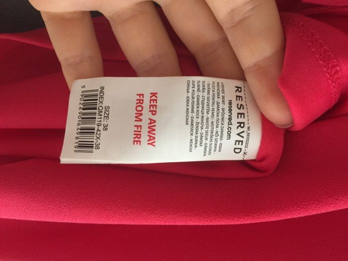 Розова плисирана пола