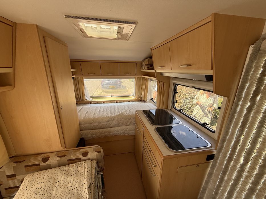 Rulota Chateau 2002 403 C Baie Dus Interior impecabil import Olanda ...