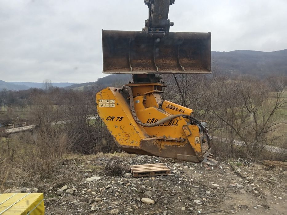 Cupa concasor pentru esxcavator 25/30 T