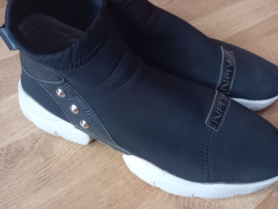 Спортен екип С, М размер и кецове