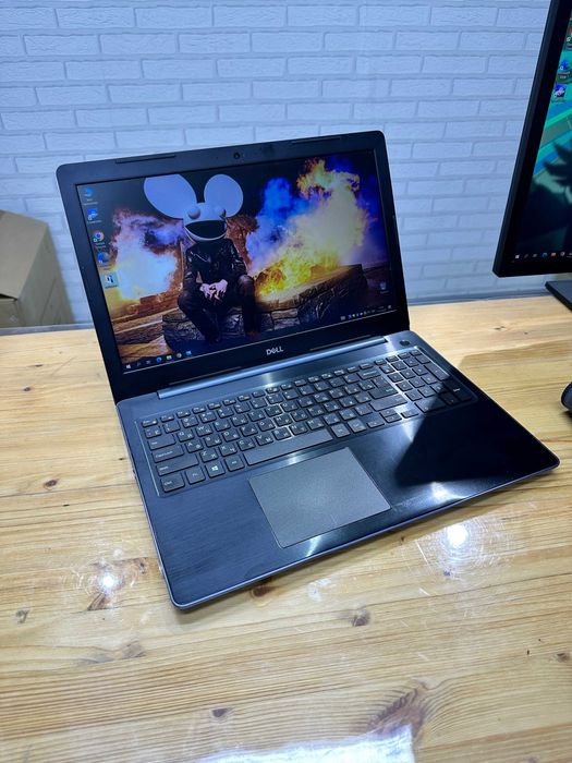 Ноутбук Dell Vostro в полном комплекте