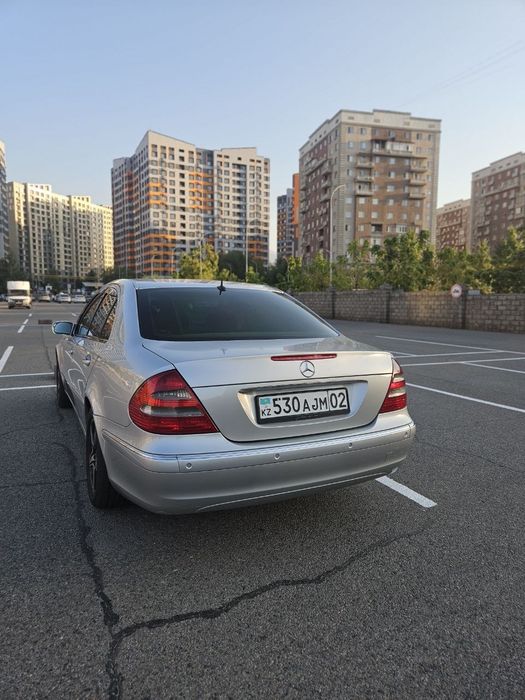 Mersedes-Benz w211