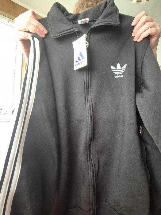Ново черно яке Adidas