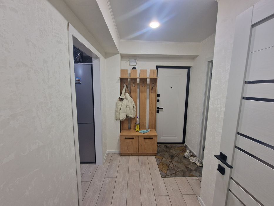 Продаётся евро двушка , новым ремонтом .