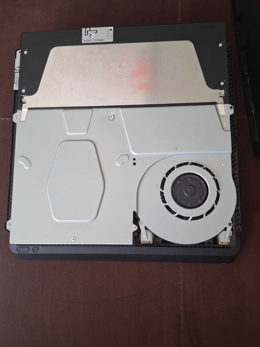 PS 4 Slim 500GB  + подарък игра