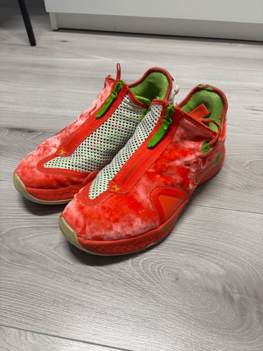 Nike PG4 Grinch.