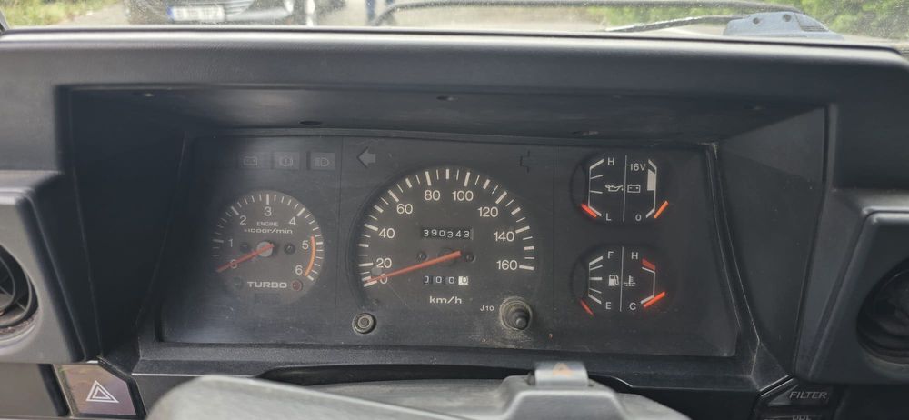 Vând Toyota Land Cruiser J7- fabricație 1986, complet restaurat!!
