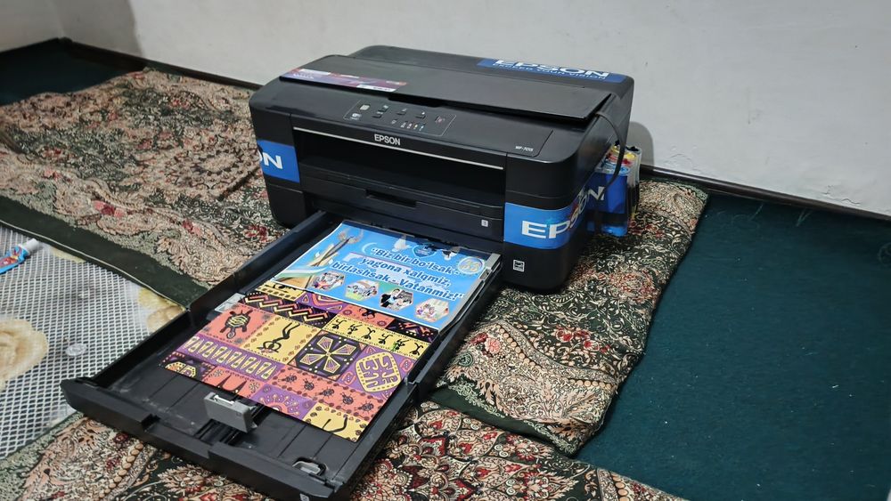 Epson 7015 rangli Wi_Fi li A3+ va A 4 ham chiqaradi yangi Foto printer