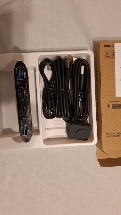 Comutator KVM USB 3.0 4K 2 Porturi HDM pentru 1 Monitor 2 Cal